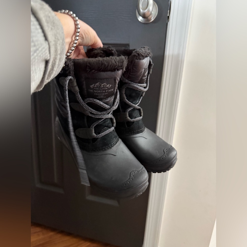 The North Face Women's Shellista II Shorty Boots - Black and Gray - Picture 6 of 10